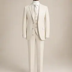 Tailored suit look